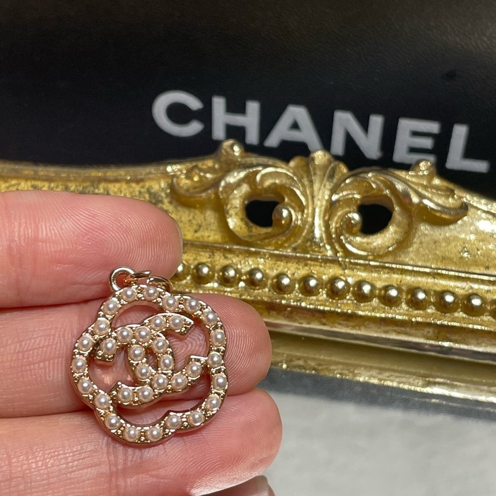 Sold CHANEL Hardware - Picture 9 of 12